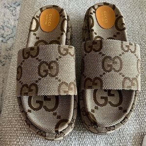 Gucci platform sandals size 42